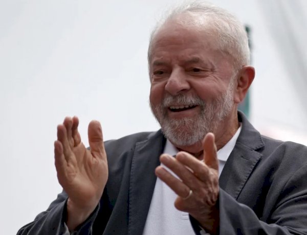 Mais de 70 representantes da elite gravam apoio a Lula após jantar com Tebet